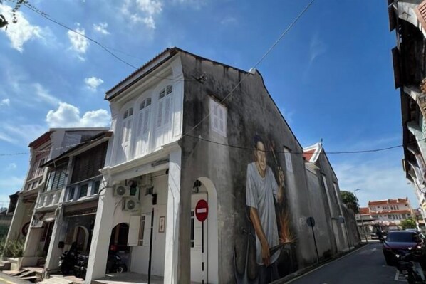 Exterior - Carnarvon 73 (George Town)