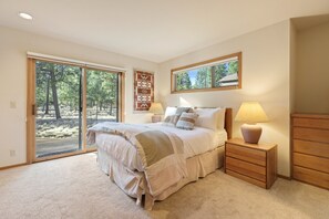 3 室のベッドルーム、アイロン / アイロン台、インターネット、ベッドシーツ