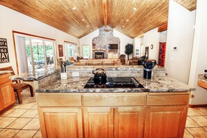 Refrigerador, microondas, horno y lavavajillas 