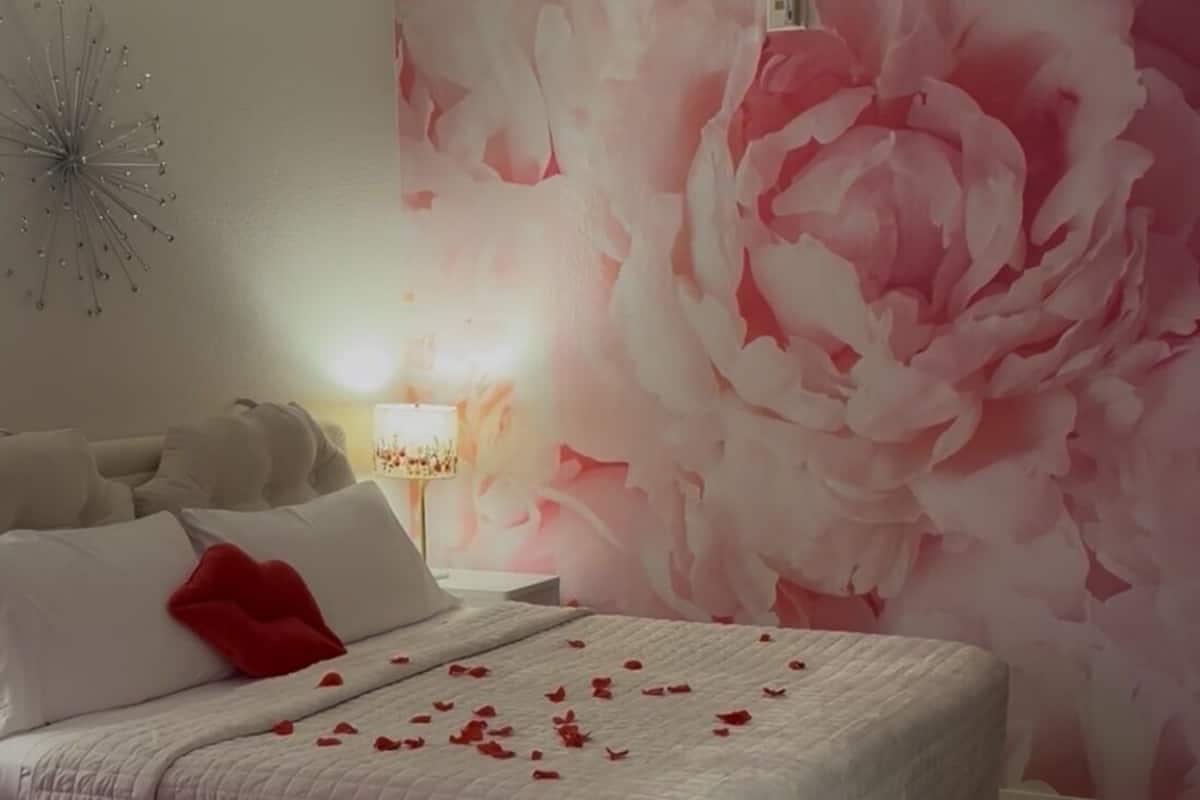 Camera luna di miele, 1 letto king | Wi-Fi gratuito, lenzuola