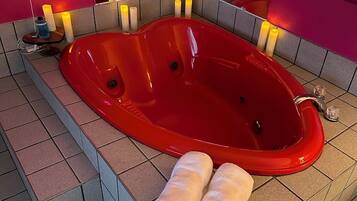 Honeymoon Room, 1 King Bed | Jetted tub