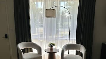 Quarto, 1 cama King, para não fumantes, ar-condicionado | Wi-Fi de cortesia, roupa de cama