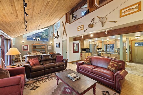 Tamarack 8 - Cute & Fun! Updated, SHARC, Bikes, Hot Tub