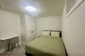 2 habitaciones, tabla de planchar con plancha, wifi y ropa de cama 