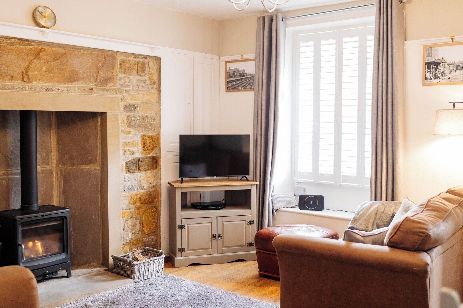 تلفزيون، مشغل دي في دي، كُتُب