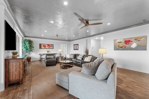 Smart TV, DVD player