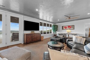 Smart TV, DVD player