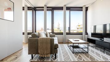 Fernseher, Stereoanlage