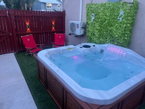 Baignoire à remous extérieure