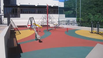 Área de juegos infantiles al aire libre