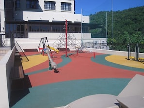 Área de juegos infantiles al aire libre