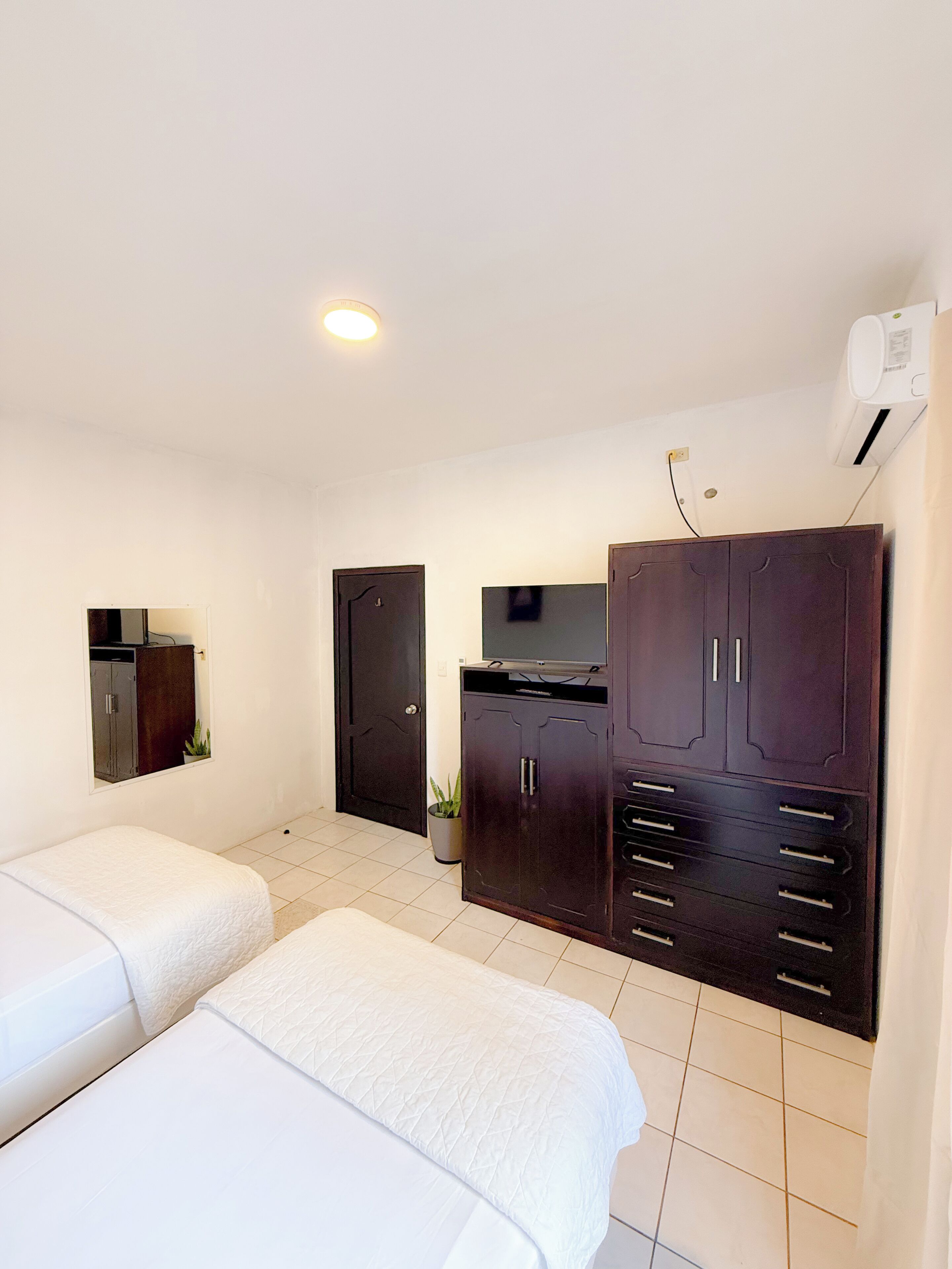 2 habitaciones, internet y ropa de cama 