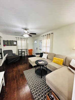 Smart TV, music library