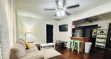 Unwind in Lawton – Spacious Home for Groups & Families