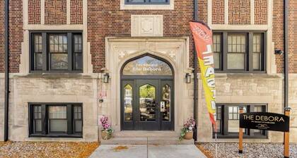Stylish Downtown Retreat – 5 Mins from Heart of Detroit