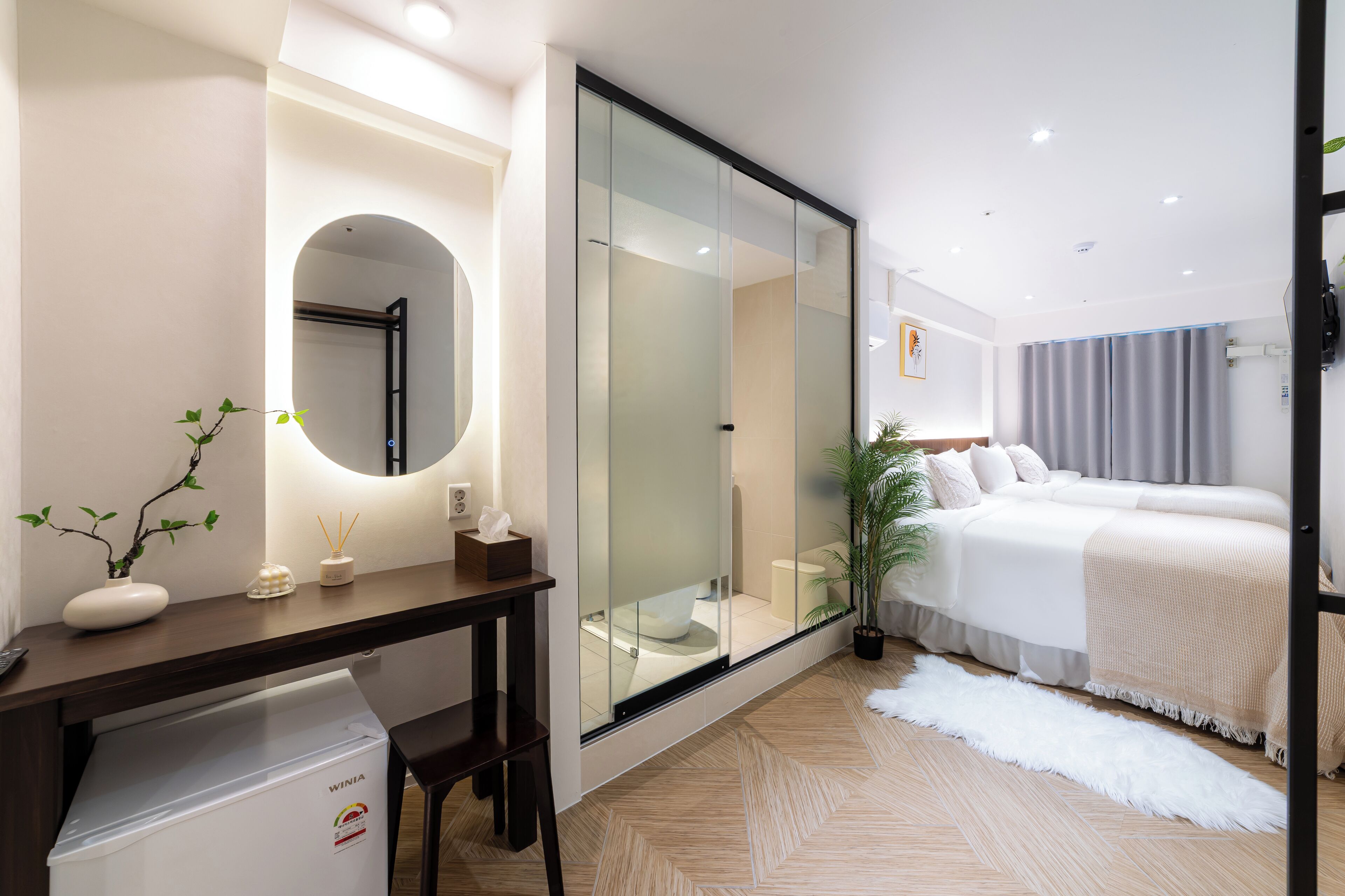 家庭双床房 | 办公桌、免费 WiFi