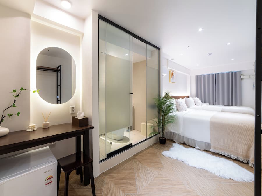 Family Twin Room | Desk, free WiFi