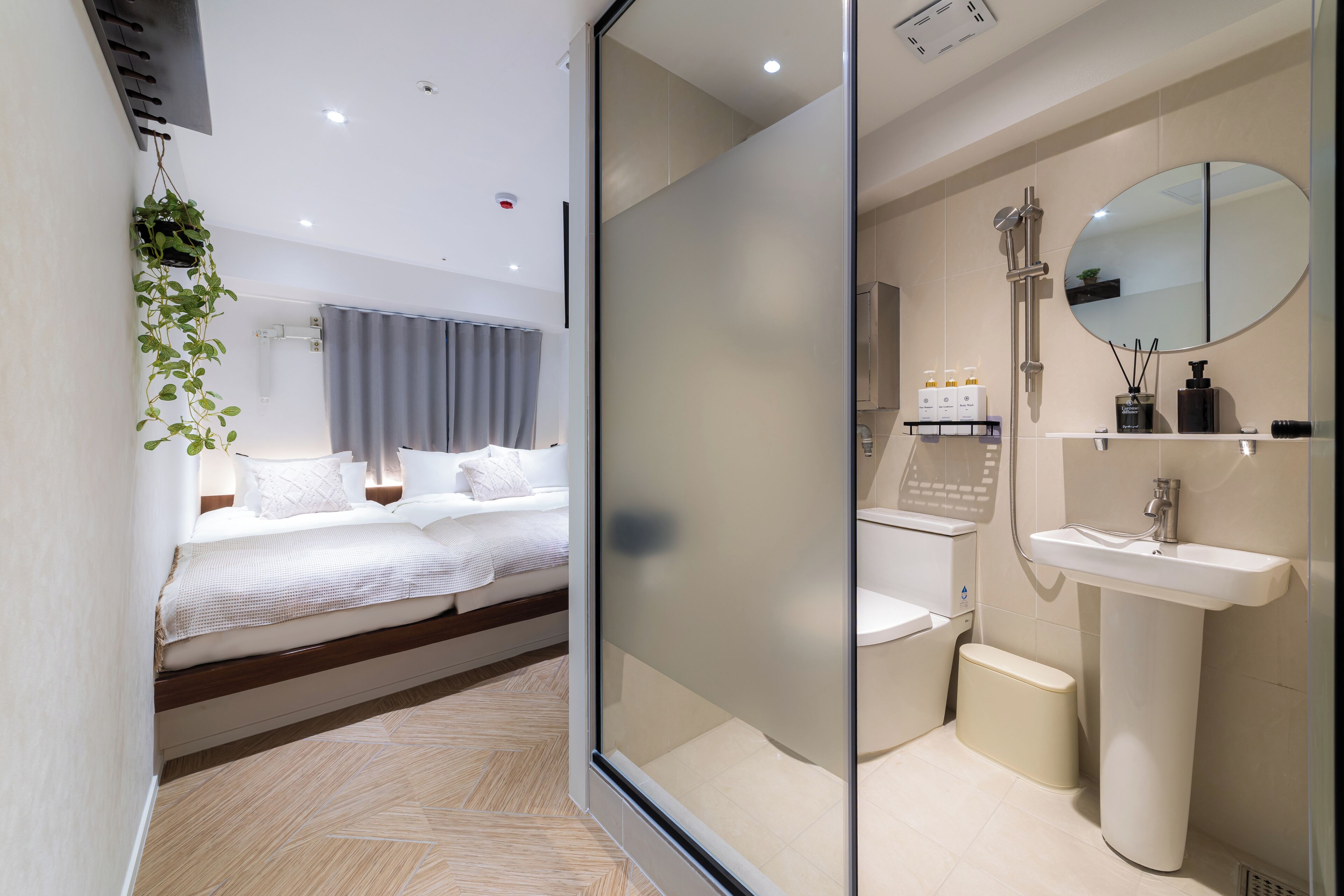 Deluxe Twin Room | Desk, free WiFi