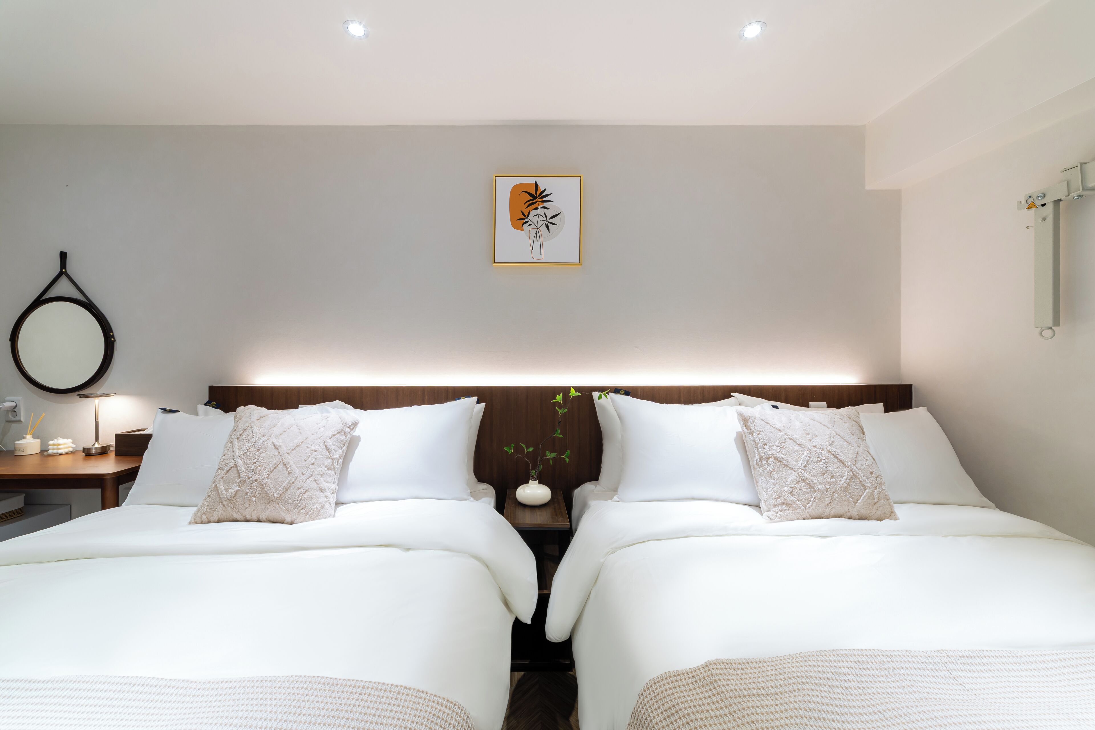 Habitación familiar con 2 camas individuales | Escritorio y wifi gratis