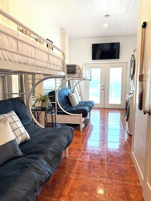 3 chambres, fer et planche à repasser, accès à Internet, literie fournie