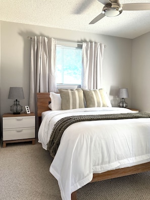 3 bedrooms, iron/ironing board, internet, bed sheets