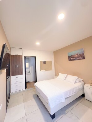 1 bedroom, internet, bed sheets