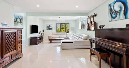 Your Noosa home away from home, central location!