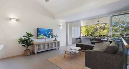 Close to Beach and cafes…family and pet friendly