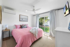 4 chambres, fer et planche à repasser, Wi-Fi, draps fournis