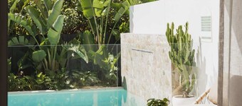 Stylish home, steps to the beach