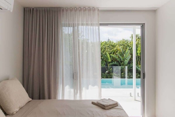 3 habitaciones, tabla de planchar con plancha, wifi y ropa de cama 