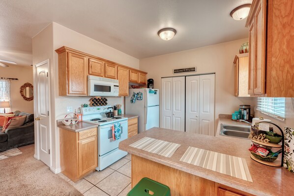 Microwave, oven, stovetop, dishwasher