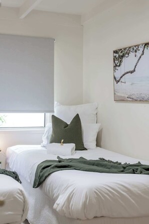 2 bedrooms, iron/ironing board, WiFi, bed sheets