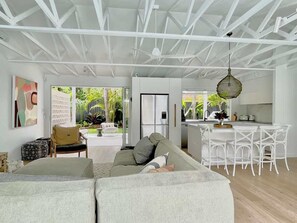 تلفزيون، مكتب