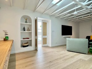 تلفزيون، مكتب