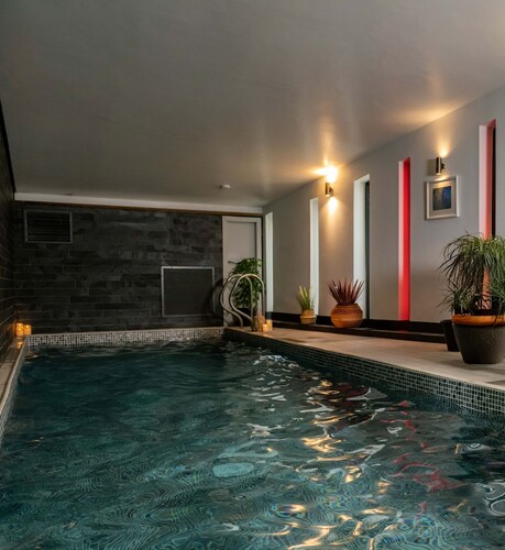 Crescent House -  Luxury Cottages