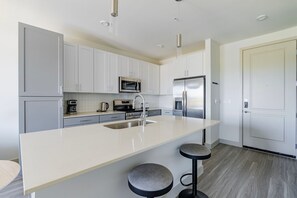 Fridge, microwave, oven, dishwasher