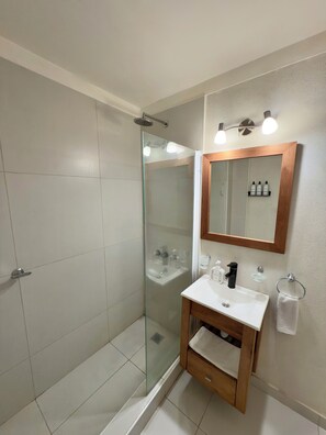 Séchoir à cheveux, savon