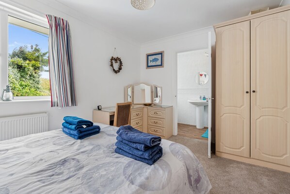 3 Schlafzimmer, Bügeleisen/Bügelbrett, WLAN, Bettwäsche