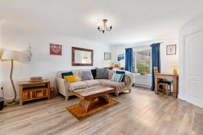 Fernseher, DVD-Player, Stereoanlage