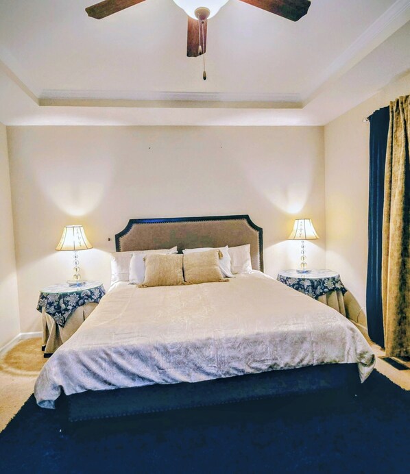 4 bedrooms, iron/ironing board, WiFi, bed sheets