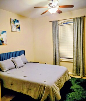 4 bedrooms, iron/ironing board, WiFi, bed sheets