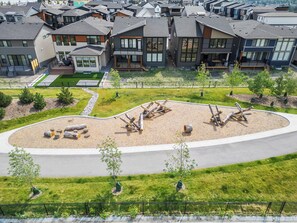 Exterior - Brand-New Cozy-2BR|1Bathroom Suite Nr Calgary|HWY1&Banff|Sleep4 (Calgary)