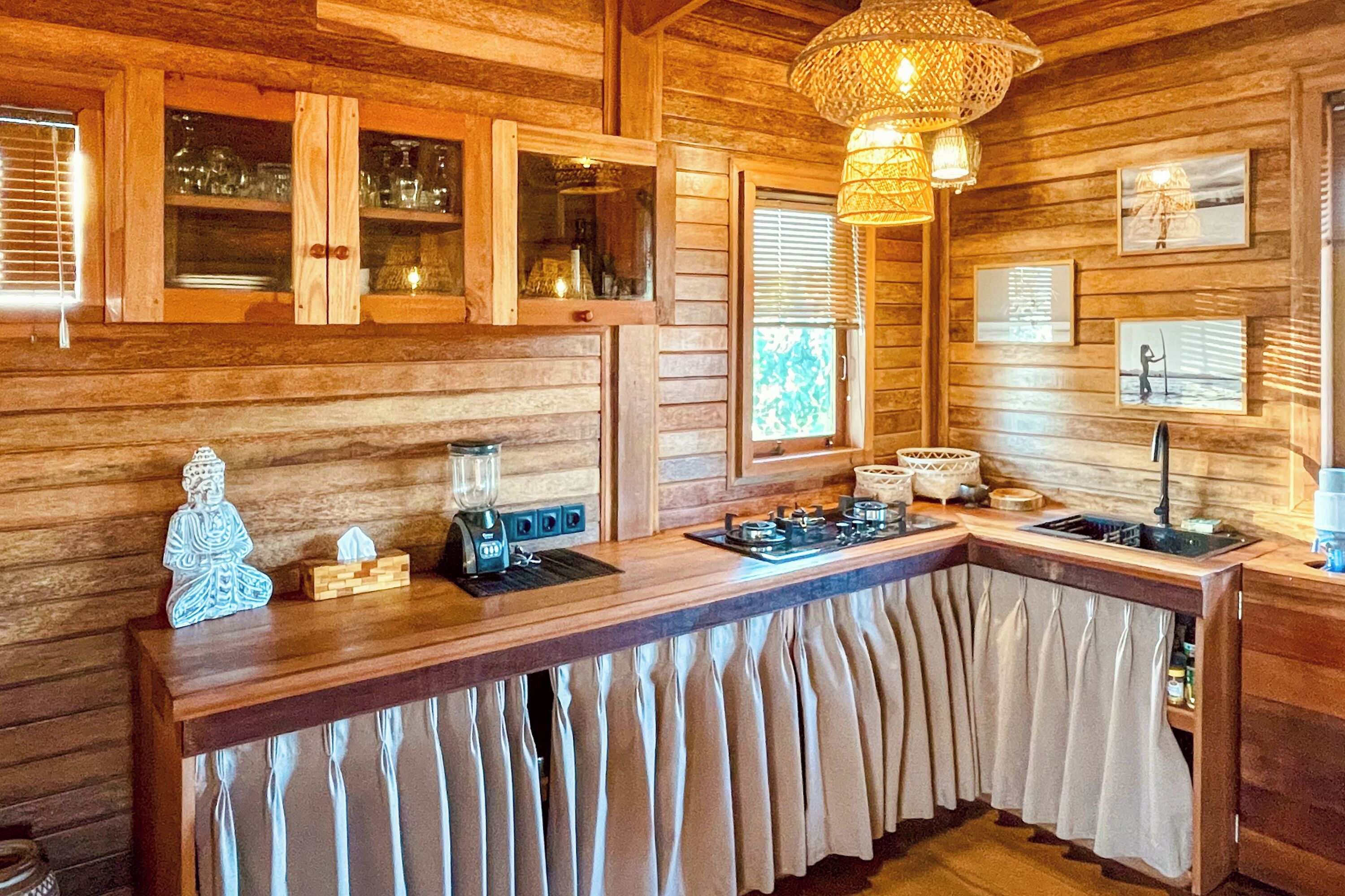 Comfort House, Sea View | Private kitchen | Electric kettle, high chair