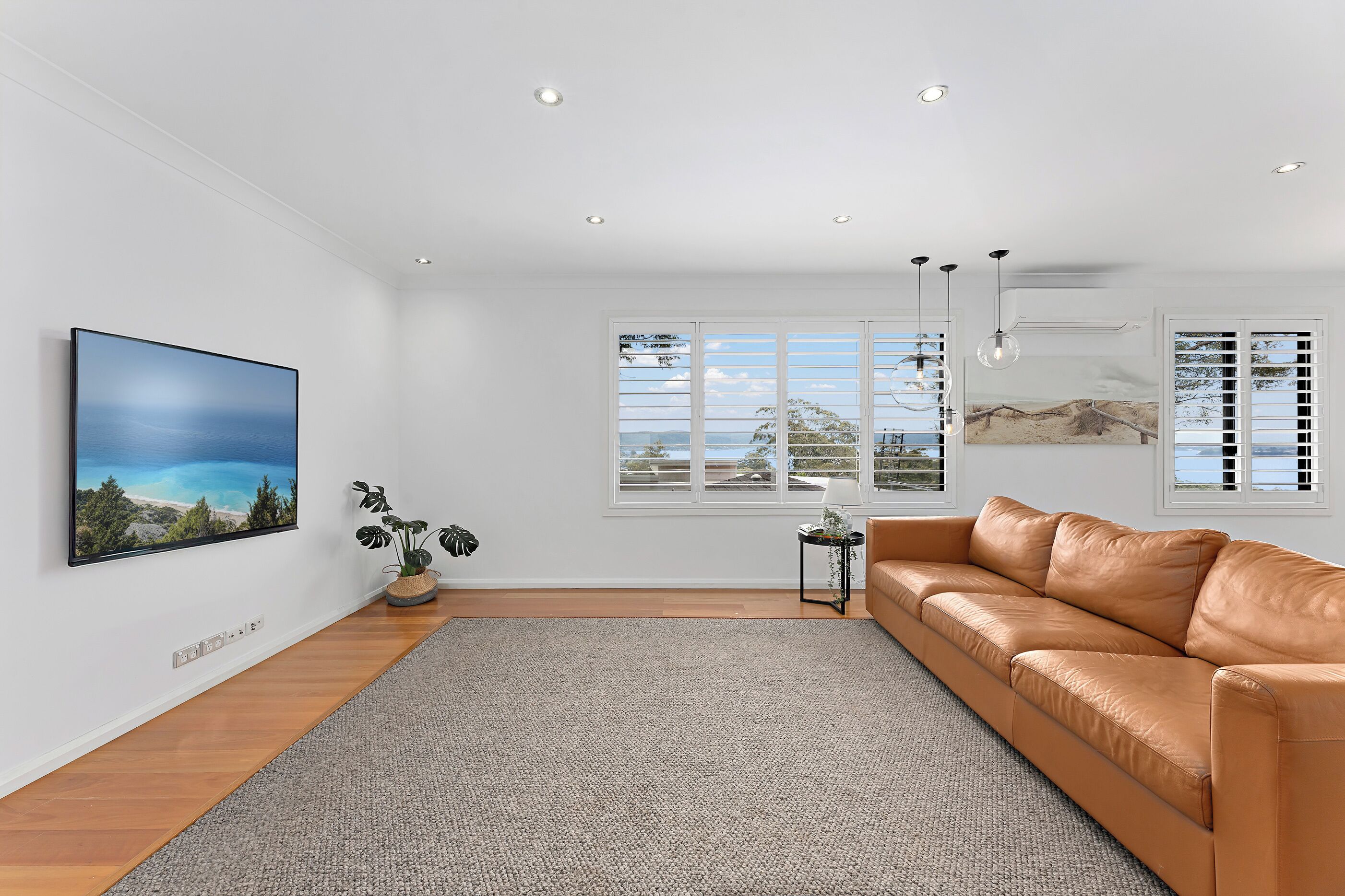 Luxury 4br Saratoga Retreat W/ Water Views & Pool - Gosford