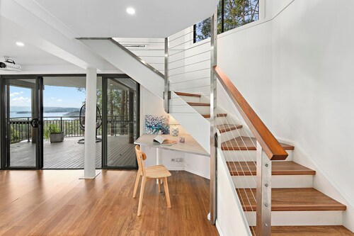 Luxury 4BR Saratoga Retreat w/ Water Views & Pool