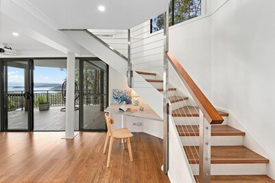 Luxury 4BR Saratoga Retreat w/ Water Views & Pool