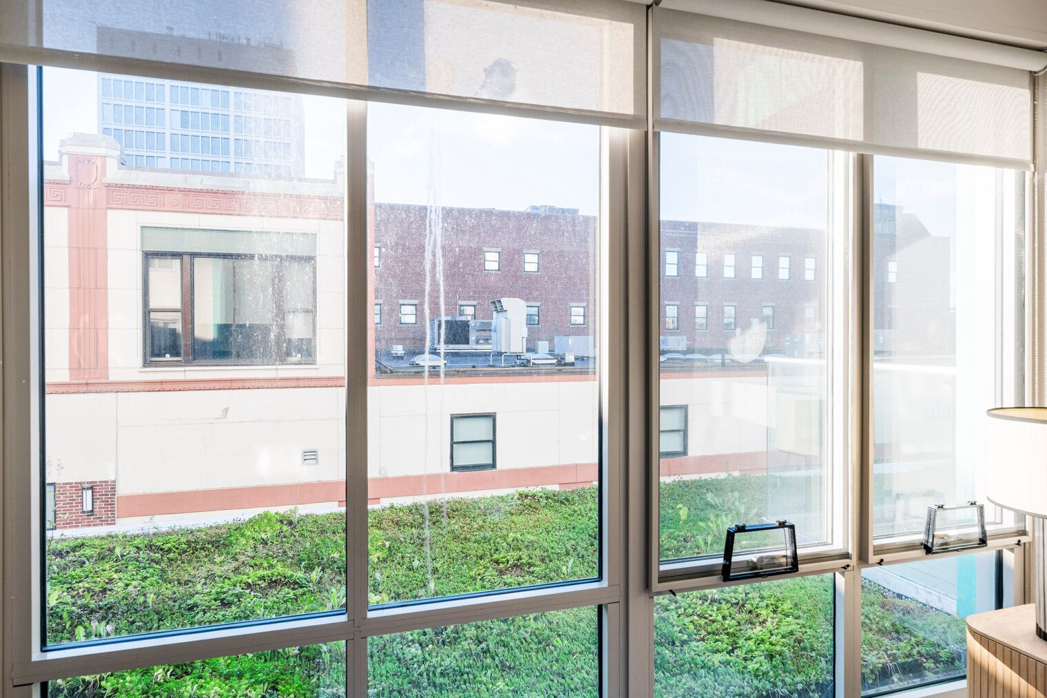 المنشأة من الداخل