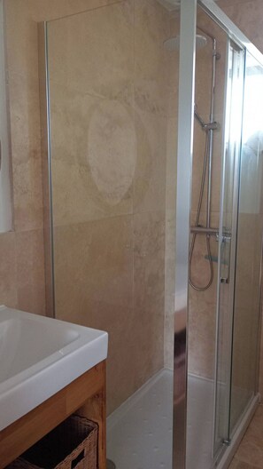 Douche, séchoir à cheveux
