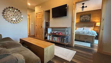 3 habitaciones, escritorio, wifi gratis y ropa de cama
